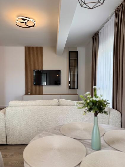 Apartament cu 2 camere decomandat, mobilat în Torontalului