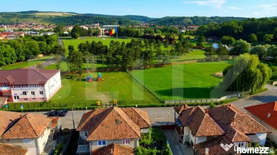 Casă cu 4 camere cu Teren 200 Mp în Central