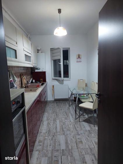 Apartament cu 3 camere decomandat în Central