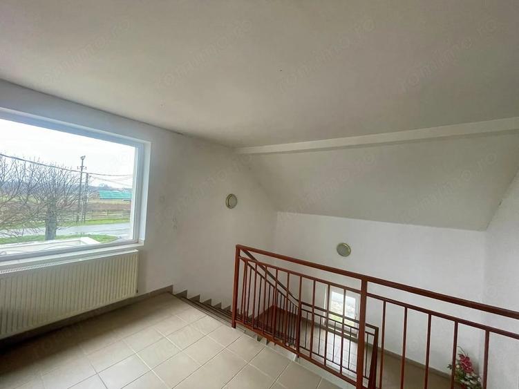 Spațiu comercial, de 700 mp, în Periferie