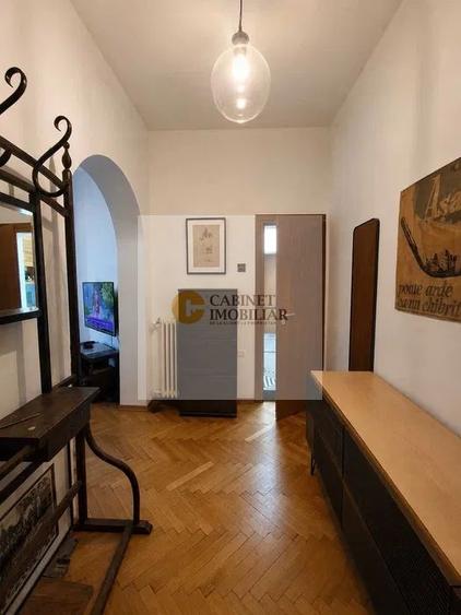Apartament cu 2 camere decomandat, mobilat în P-ța Sfinții Voievozi