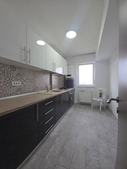 Apartament cu 3 camere decomandat în Dobroești