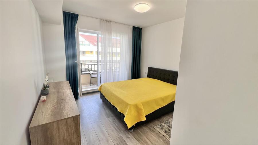 Apartament cu 2 camere decomandat în Tractorul