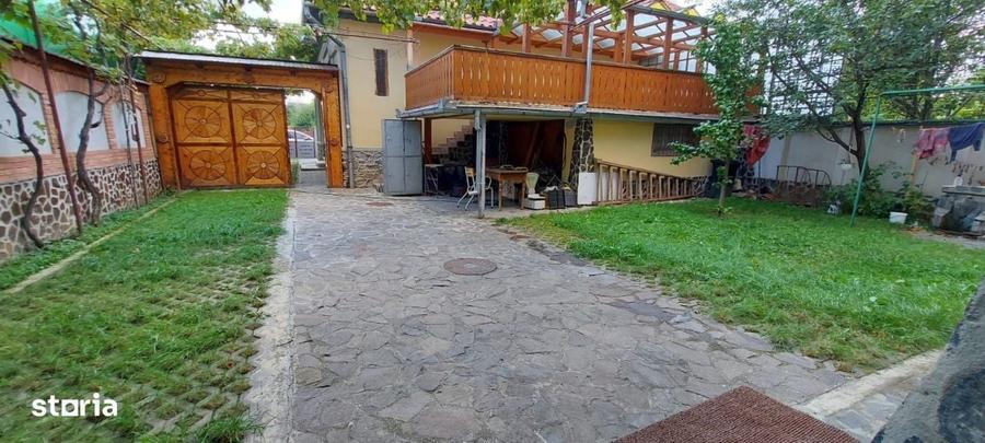 Casă cu 3 camere în Calea Poplăcii