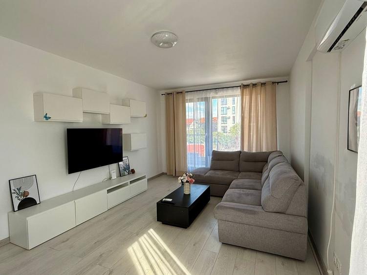 Apartament cu 2 camere semidecomandat, mobilat în Pipera