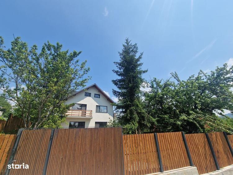 Casă cu 4 camere cu Teren 700 Mp în Ghioșești
