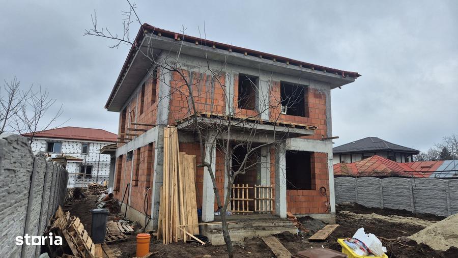 Casă cu 5 camere cu Teren 668 Mp în Mogoșoaia