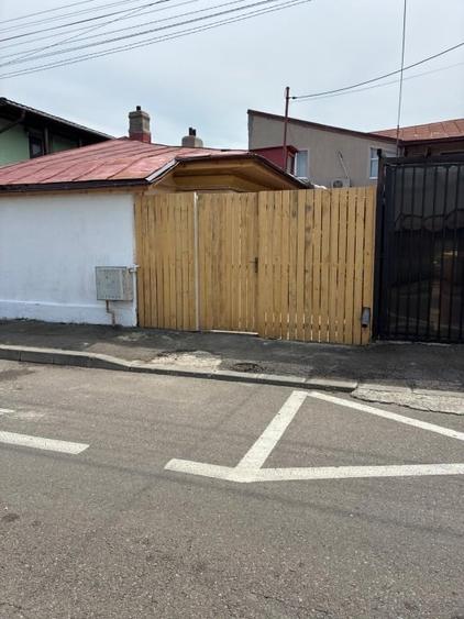 Casă individuală cu 3 camere cu Canalizare în Rahova