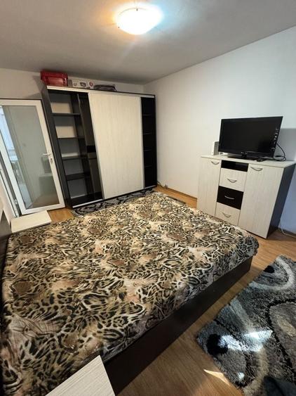 Apartament cu 2 camere decomandat în Exterior Vest