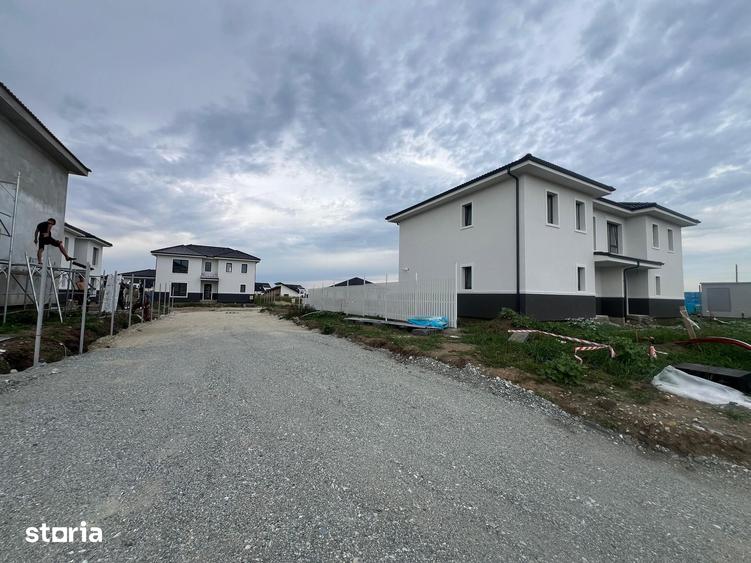 Casă cu 5 camere cu Teren 470 Mp în Șura Mică
