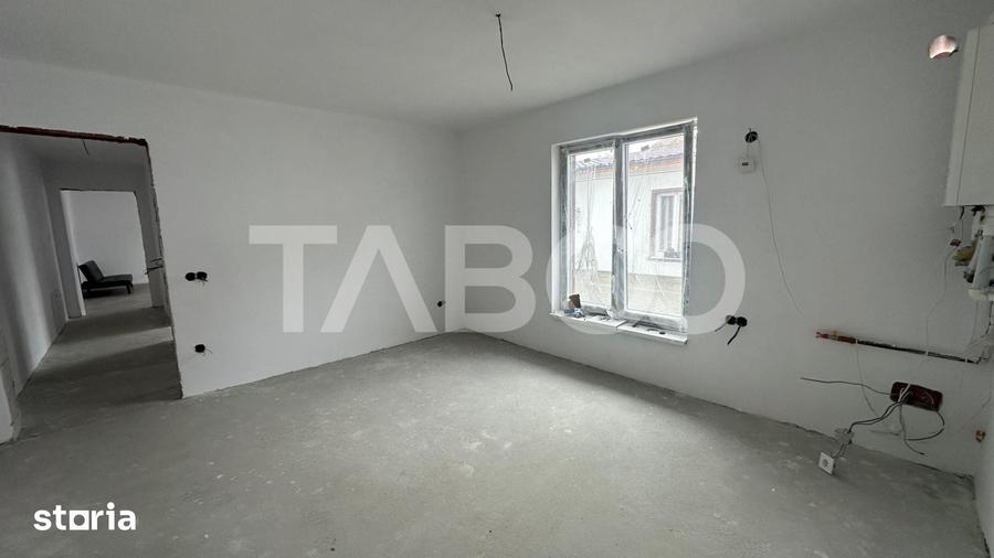 Apartament cu 3 camere decomandat în Turnișor