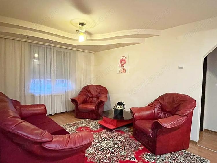 Apartament cu 3 camere decomandat în Rogerius