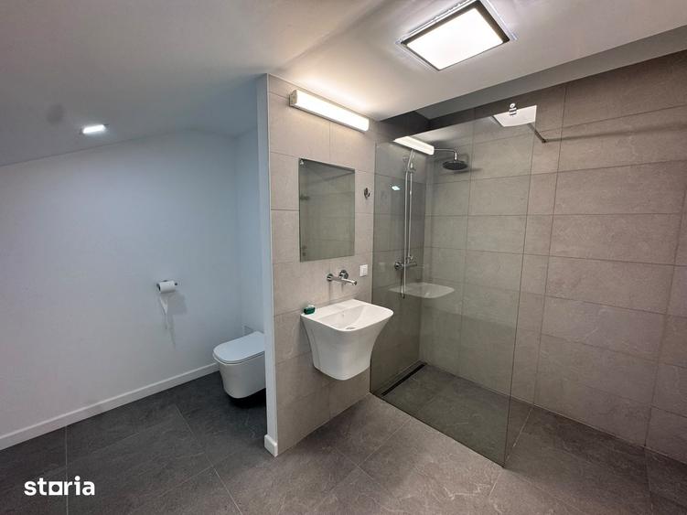 Casă cu 5 camere cu Teren 70 Mp în Central