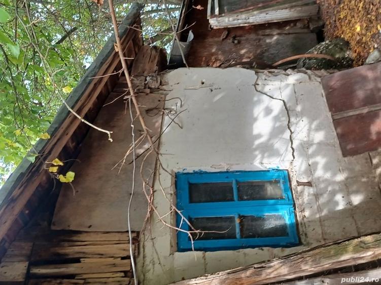 Casă cu 2 camere cu Teren 3100 Mp în Diculești