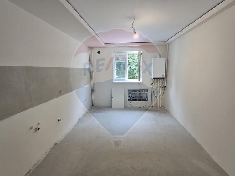 Apartament cu 2 camere semidecomandat în Crângași