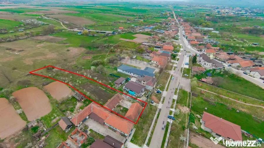 Casă cu 4 camere cu Teren 2440 Mp în Alparea