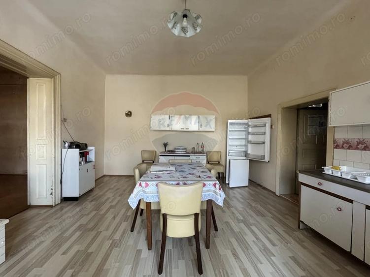 Casă cu 3 camere cu Teren 730 Mp în Central