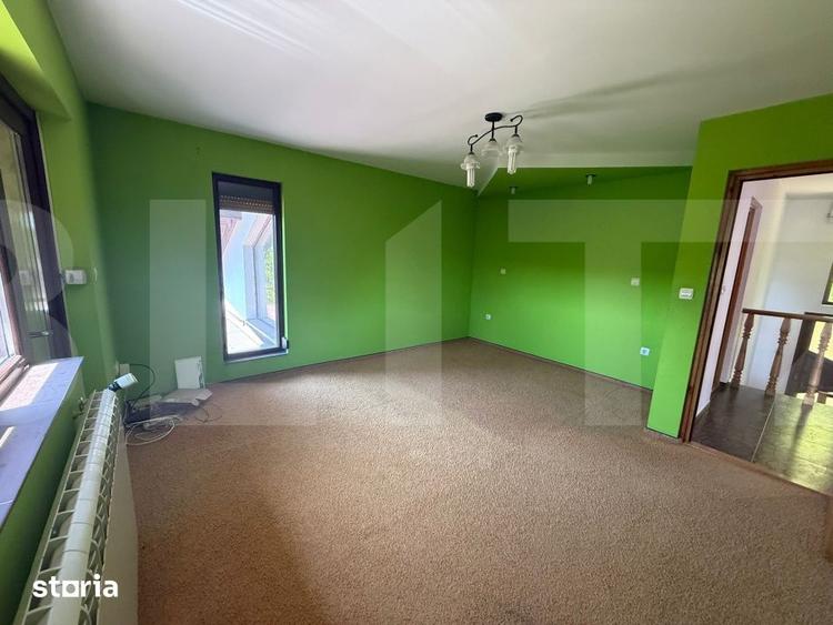 Casă cu 5 camere cu Teren 2248 Mp în Curtești