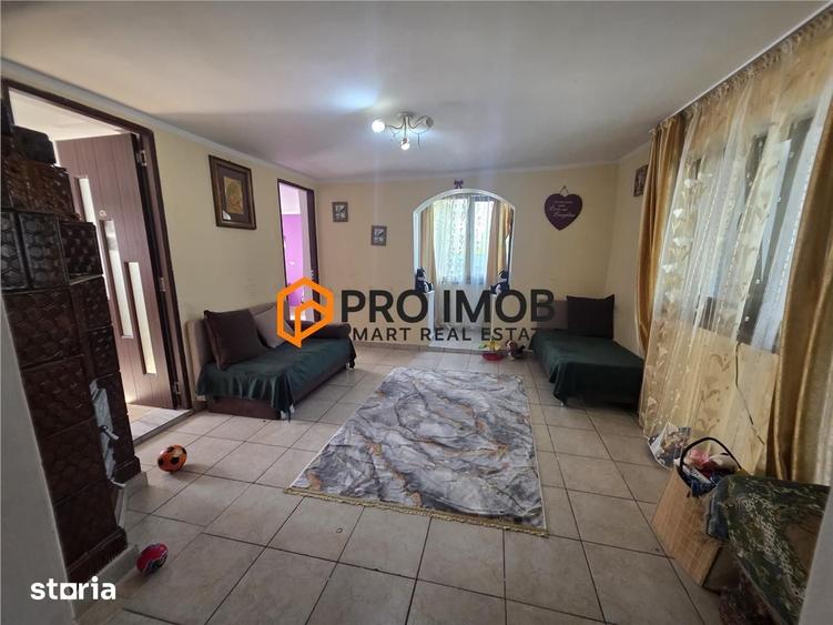 Casă cu 4 camere decomandat cu Teren 913 Mp în Vânători