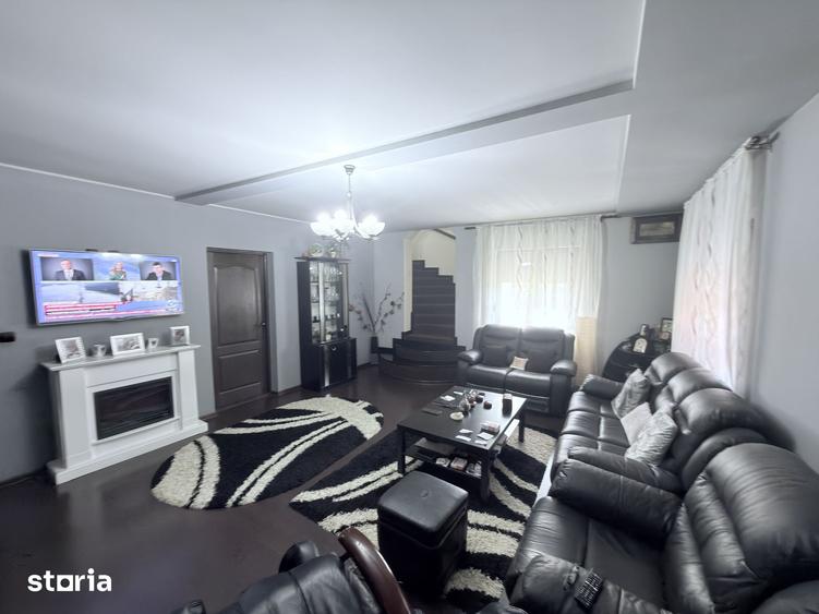 Casă cu 5 camere cu Teren 504 Mp în Central