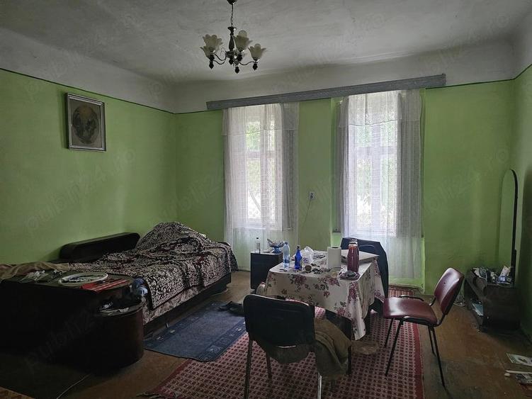 Casă cu 2 camere cu Teren 2400 Mp în Beba Veche