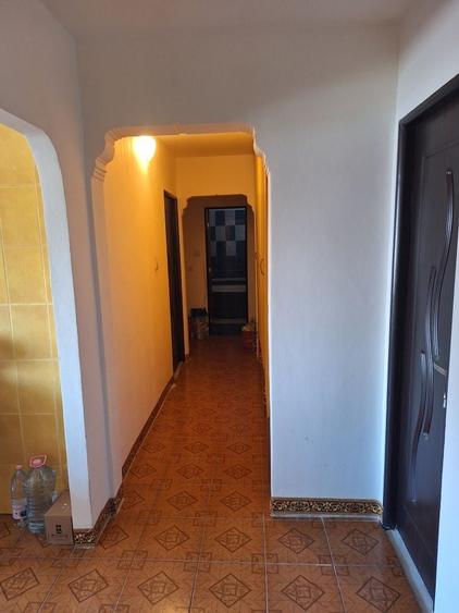 Apartament cu 3 camere decomandat în Tomis Nord