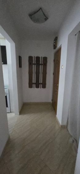 Apartament cu 2 camere semidecomandat în Aleea Trandafirilor