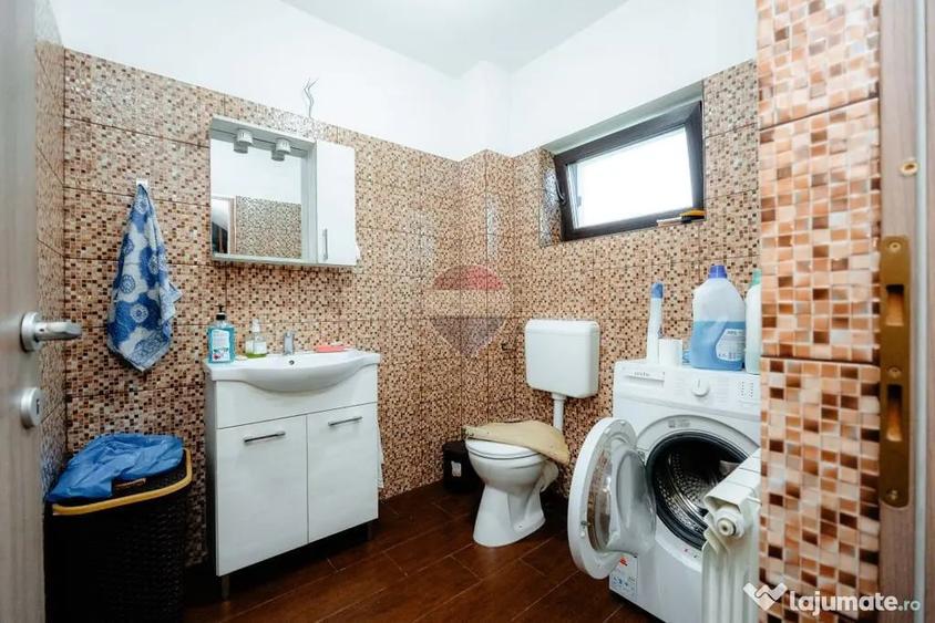 Casă cu 4 camere cu Teren 779 Mp în Piscani