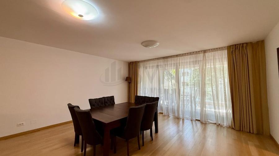 Apartament cu 3 camere semidecomandat, mobilat în Aviatorilor