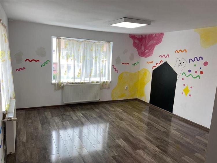 Spațiu comercial, de 100 mp, în Noua