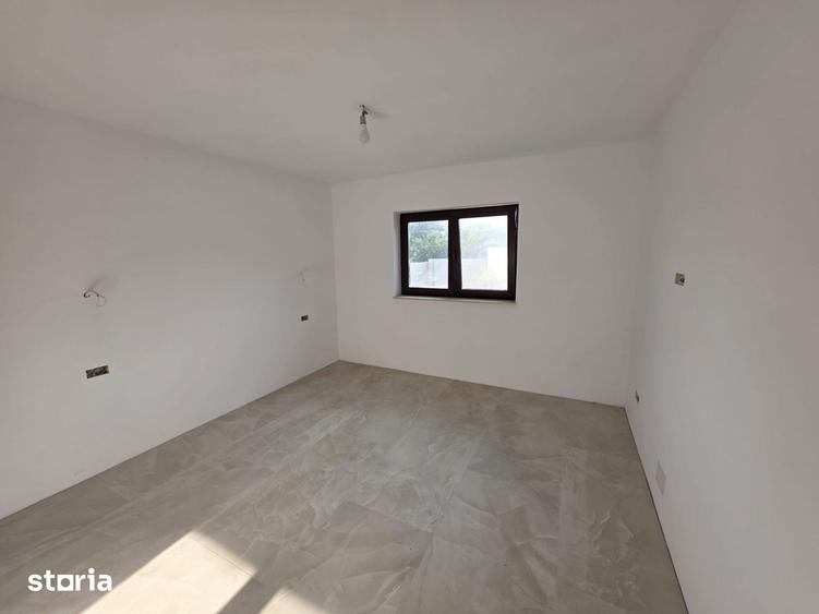 Casă cu 2 camere cu Teren 450 Mp în Cetate