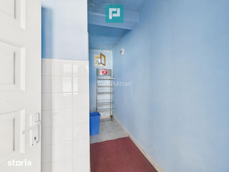 Casa cu multiple destinatii in Galsa