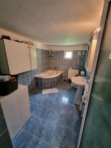 Casă cu 3 camere în Vlădesti