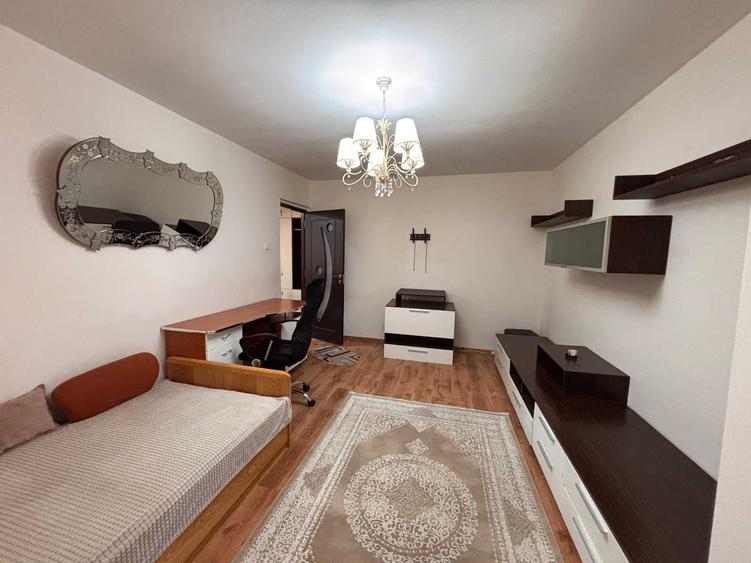 Apartament cu 2 camere decomandat în Craiovița Nouă
