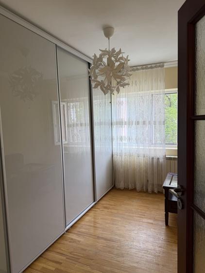 Apartament cu 3 camere decomandat în Independenței