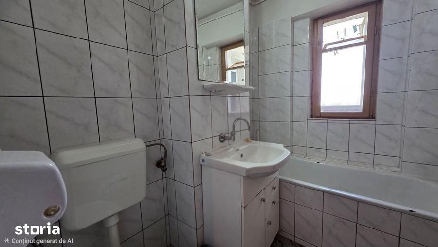 Apartament cu 2 camere decomandat în Văcăresti