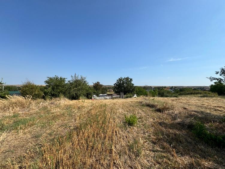 Teren Construcții intravilan de 860 mp, în Pielești