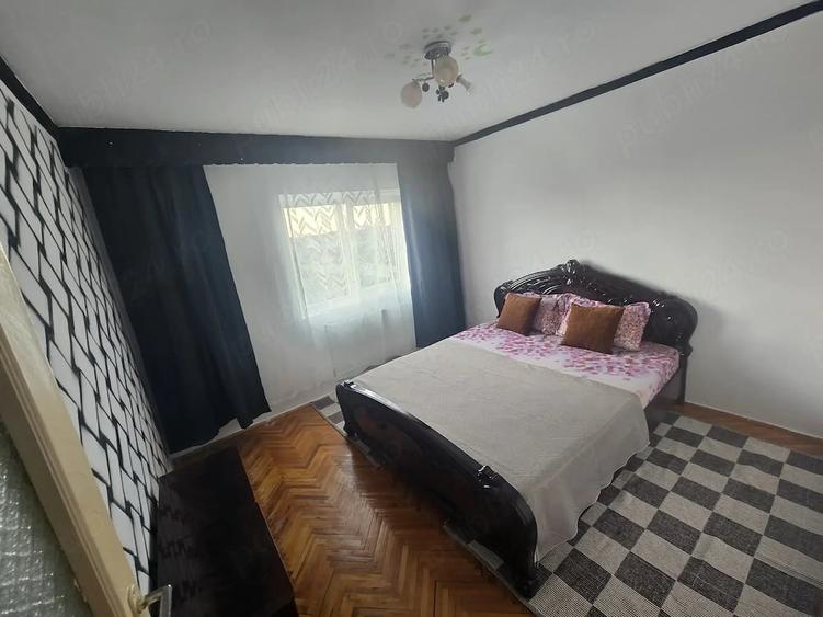 Apartament cu 3 camere decomandat în Nufărul