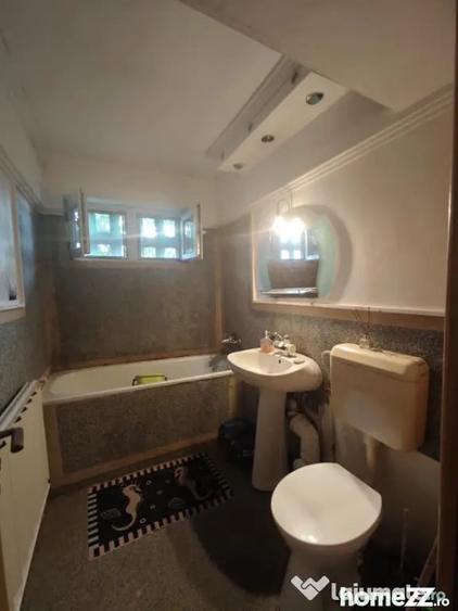 Apartament cu 2 camere semidecomandat în Săsar