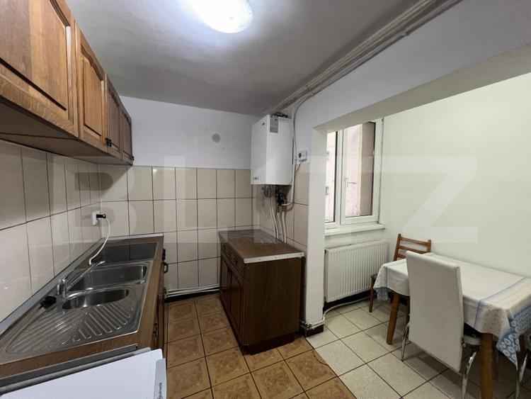 Apartament 3 camere, 70 mp, parter cu balcon, zona Centrală - 5