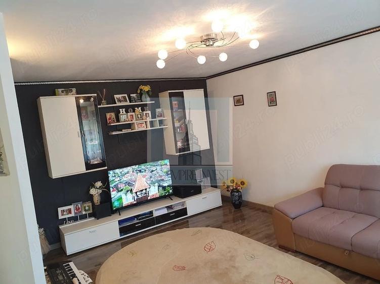 Apartament cu 4 camere decomandat, mobilat în Noua