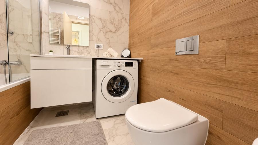 Apartament cu 3 camere decomandat, mobilat în Băneasa