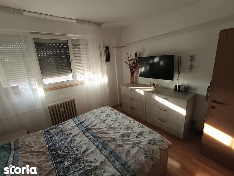 Apartament cu 3 camere, mobilat în Vitan