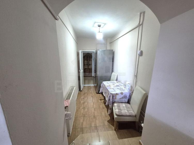 Apartament cu 2 camere semidecomandat în Calea București