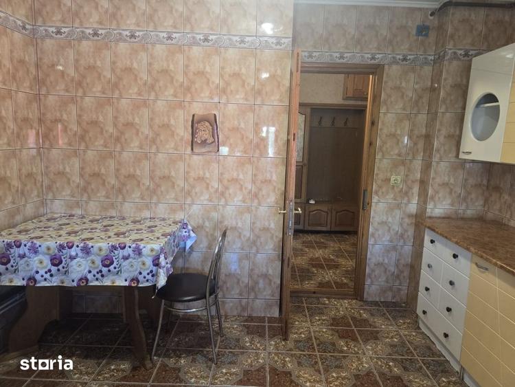 Apartament cu 3 camere decomandat în Coiciu