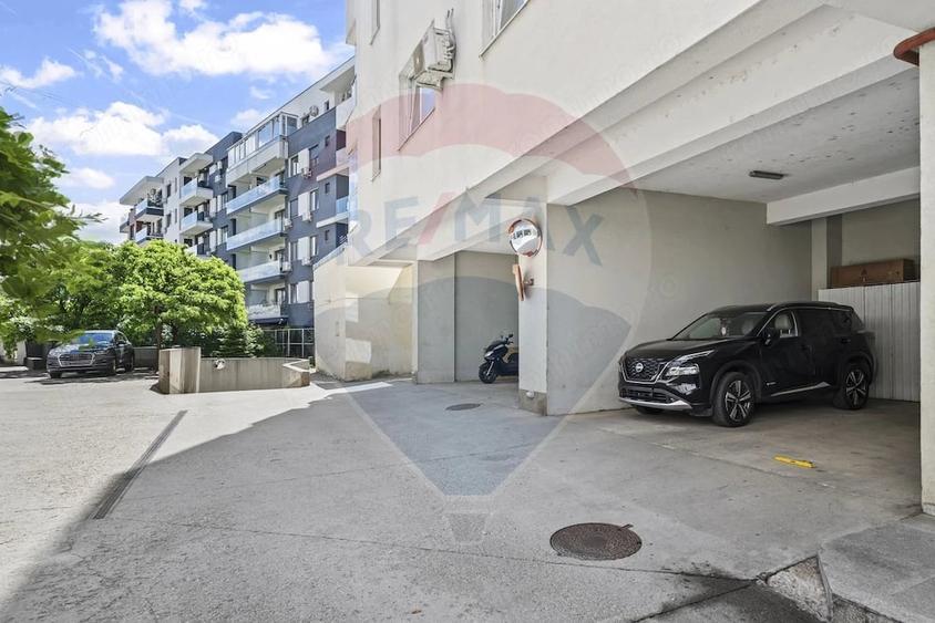 Apartament cu 2 camere semidecomandat în Centrul Civic