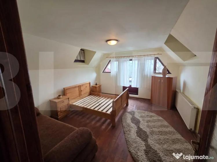 Casă cu 7 camere cu Teren 1384 Mp în Cernat