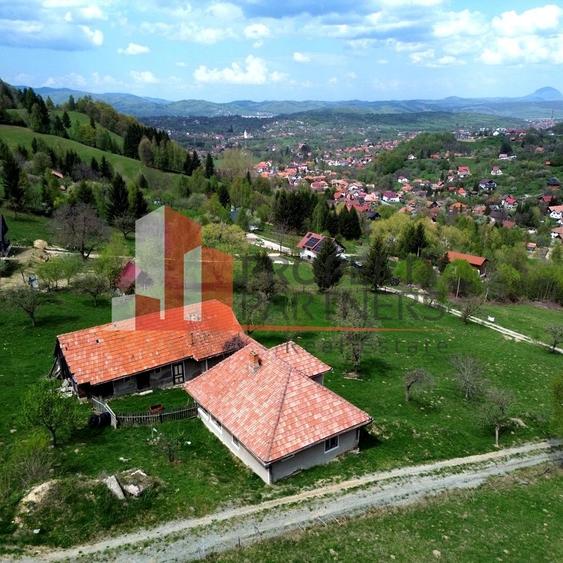 Casă individuală cu 5 camere cu Canalizare în Bran