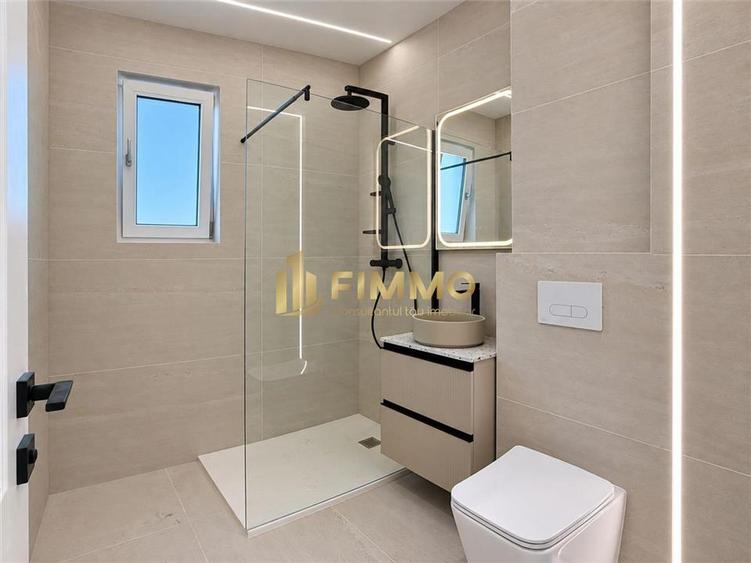 Apartament cu 3 camere semidecomandat în Exterior Sud