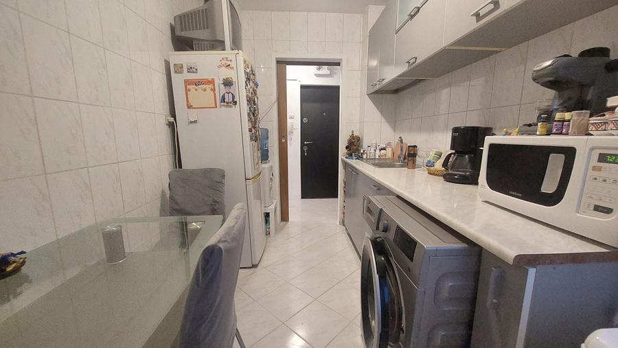 Apartament cu 2 camere decomandat, mobilat în Titan